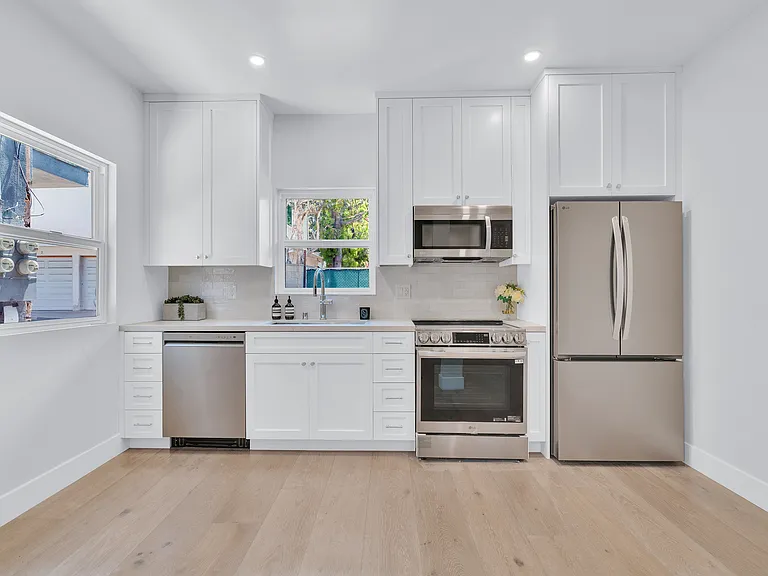 1022 Grant St #F — Photo 3