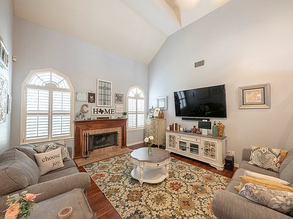 5th image of 5115 N Esmond Dr