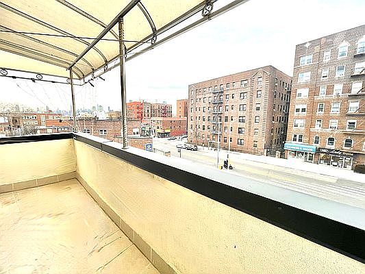 4th image of 40-18 Greenpoint Ave #3A