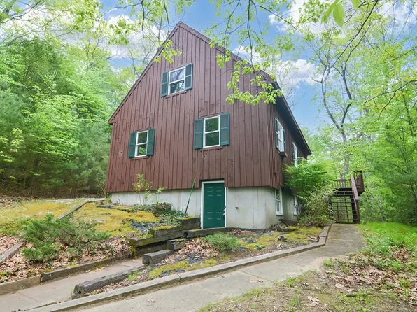 317 Fowler Rd, Northbridge, MA 01534
