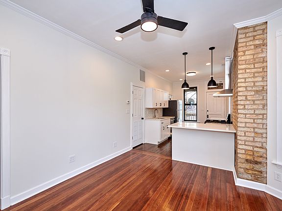 4th image of 2917 W Belmont Ave APT 2R
