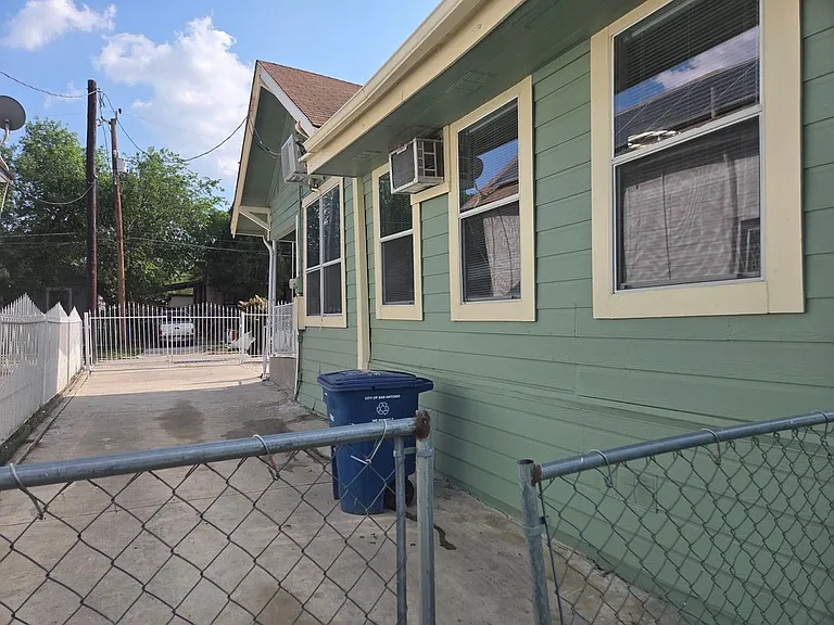 219 Princeton Ave — Photo 25