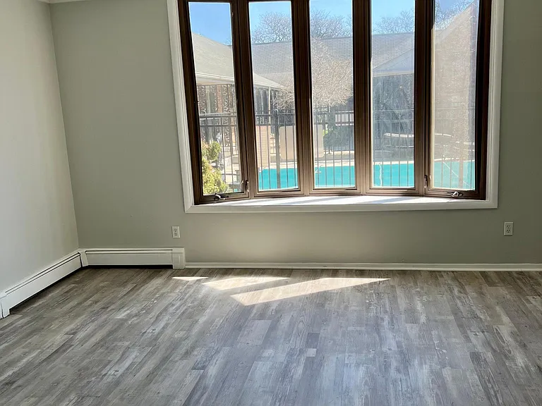 2356 W 14 Mile Rd — Photo 22