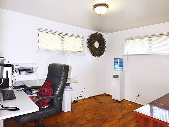 3rd image of 1125 Cathryn Ave