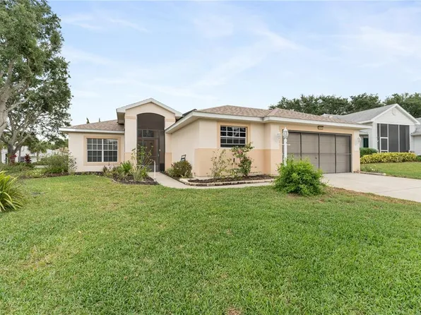 5075 China Sea Dr, Tavares, FL 32778