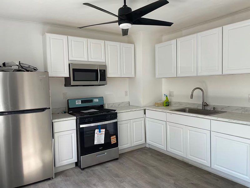 1st image of 117-119 Hallock Ave #1R
