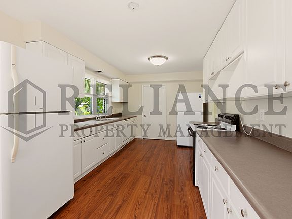 2nd image of 321 SE 10th St