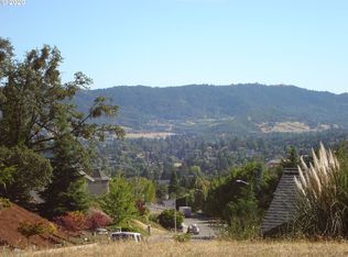 3034 NW Daysha Dr, Roseburg, OR 97471
