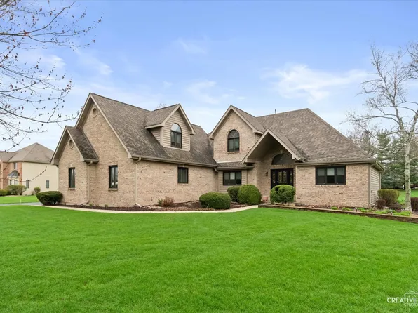 5 W Royal Oaks Dr, Bristol, IL 60512