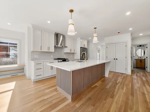 6 8th S #1, Stoneham, MA 02180