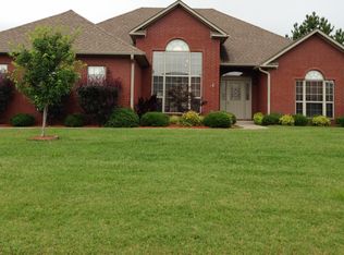 592 Channel Cir, Russellville, AR 72802