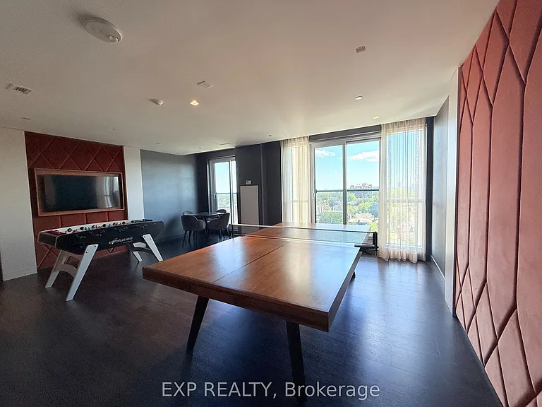 560 Rideau St #423 — Photo 43
