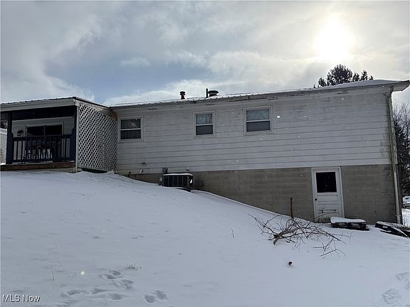 3rd image of 815 Crestview Dr