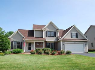 34 Littlewood Ln W, Rochester, NY 14625