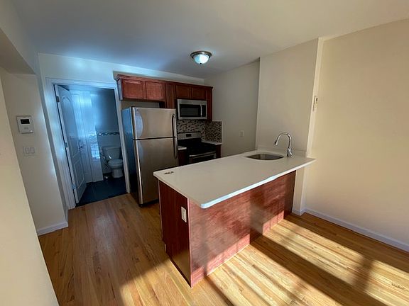 5th image of 23-06 31st Ave #5R