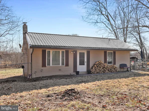 1508 Runnymeade Rd, Bunker Hill, WV 25413
