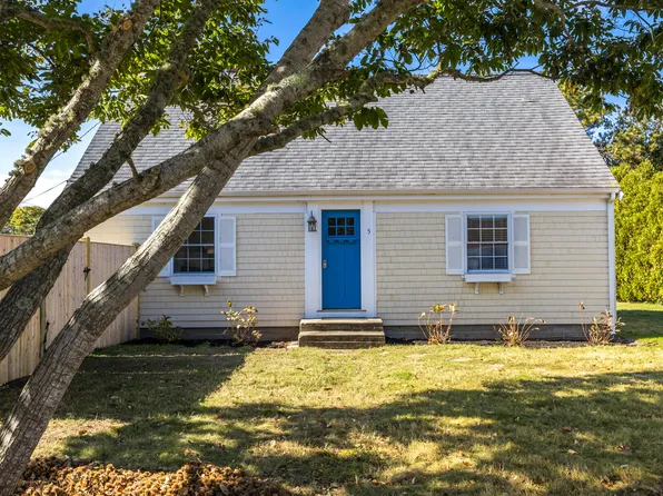 5 Circle Drive, Hyannis, MA 02601