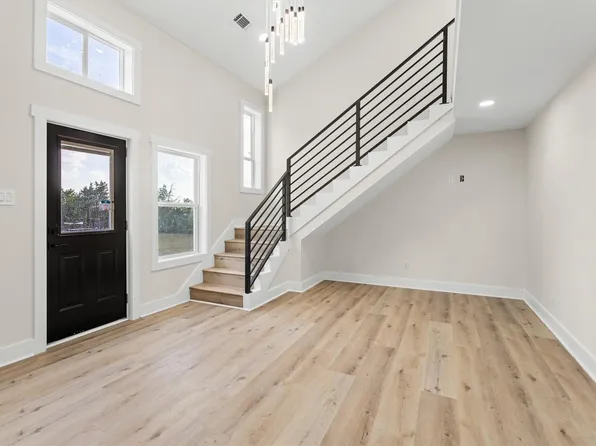 1121 Allen Rd, Brenham, TX 77833