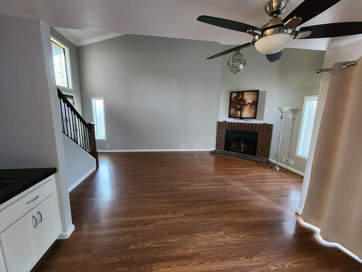2 bed, 2.5 bath, 1240 sqft, $3,700 — Photo 2