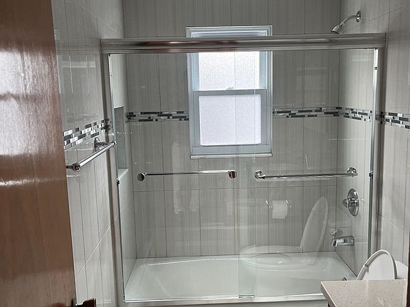 4th image of 532 N 3rd St