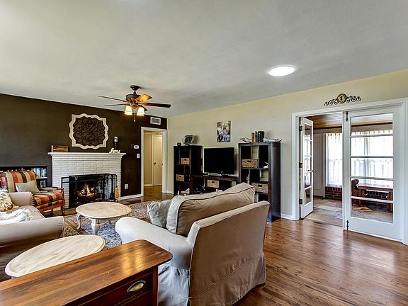 4th image of 1498 Challen Ave