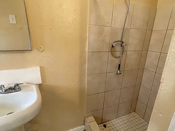 5th image of 502 Cheyenne St #12