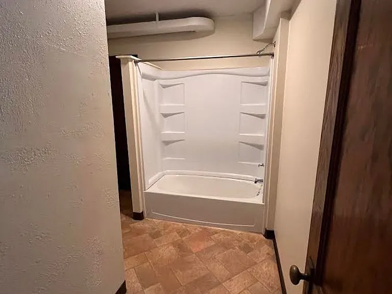 1612 Mahoning Ave — Photo 3