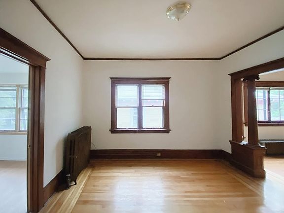 5th image of 2747 Polk St NE #2
