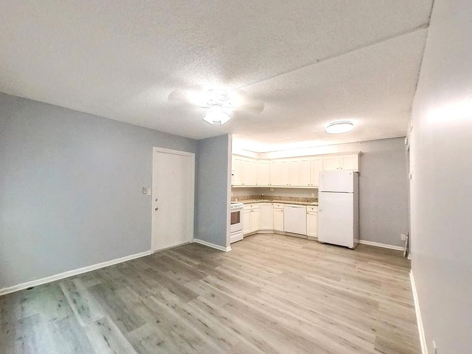1st image of 2301 SE 4th St APT 4