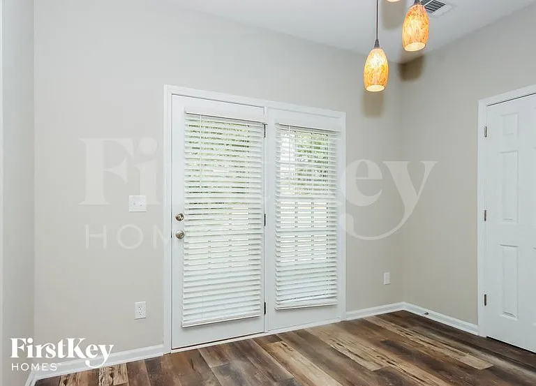 105 Meandering Way Ln — Photo 5