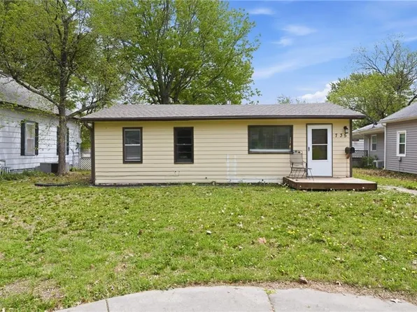 735 S Willow St, Ottawa, KS 66067