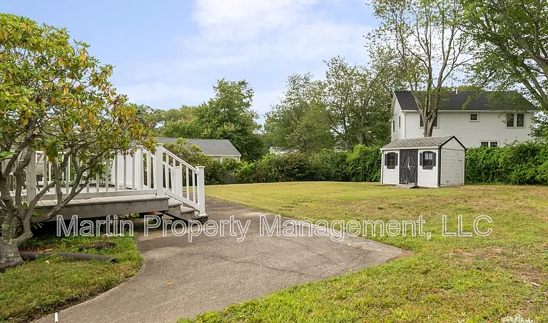 124 Cambridge St — Photo 15