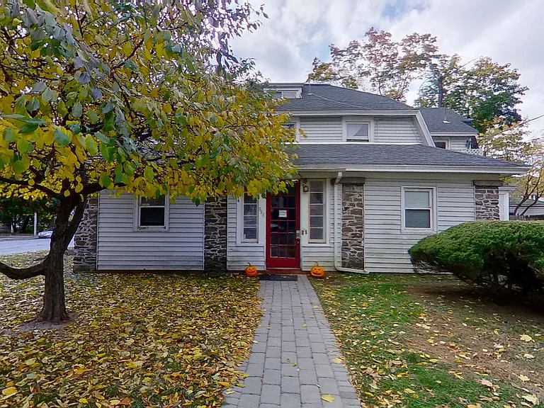 100 Ryckman Ave #2R — Photo 31