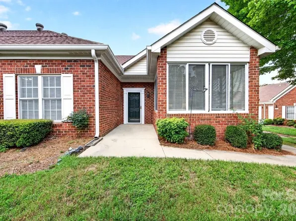 8629 Windsor Ridge Dr, Charlotte, NC 28277