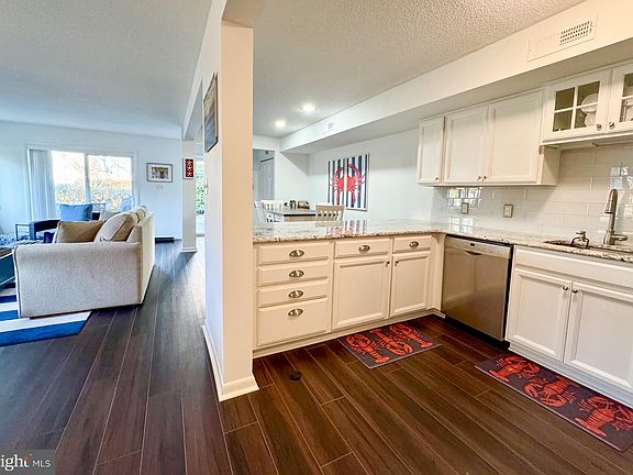 5th image of 260 Sea Eagle Dr Unit 2