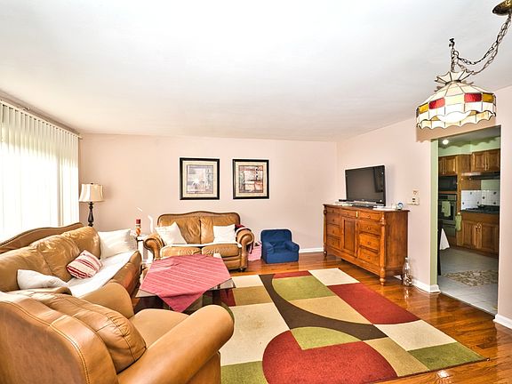 4th image of 7305 N Campbell Ave #A
