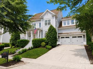 887 Stratford Run Dr, Fort Mill, SC 29708
