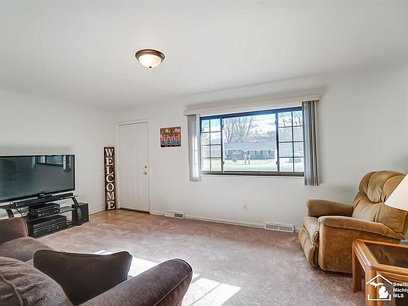 4th image of 1344 Indian Creek Dr