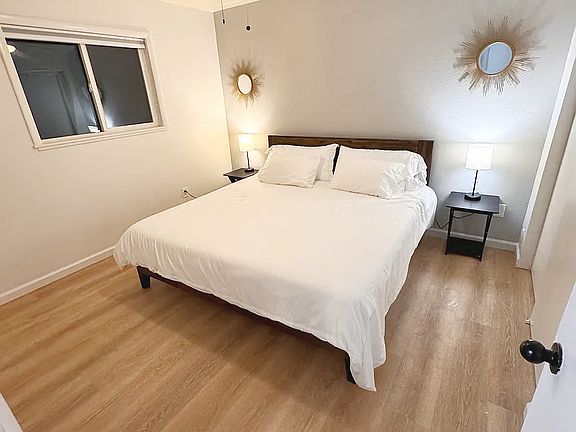 5th image of 211 University Dr APT C