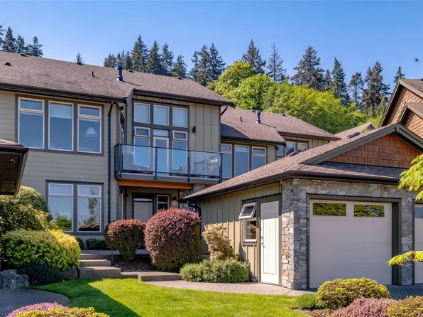 5418 Jacobs Ln #102, Nanaimo, BC V9T 0B7