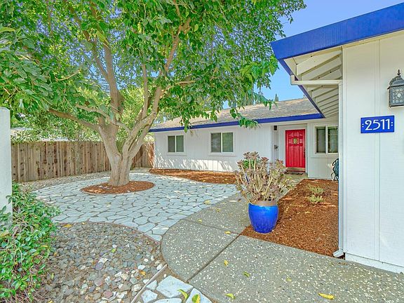 2nd image of 2511 Catalina Dr