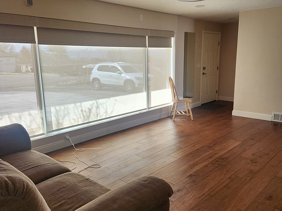 3rd image of 2885 E Loran Heights Dr
