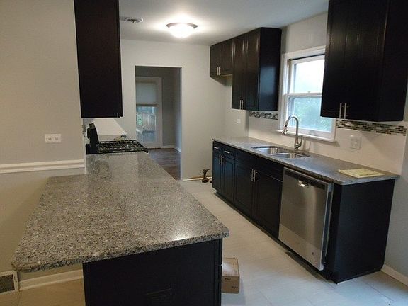 3rd image of 2019 E Wintergreen Ave