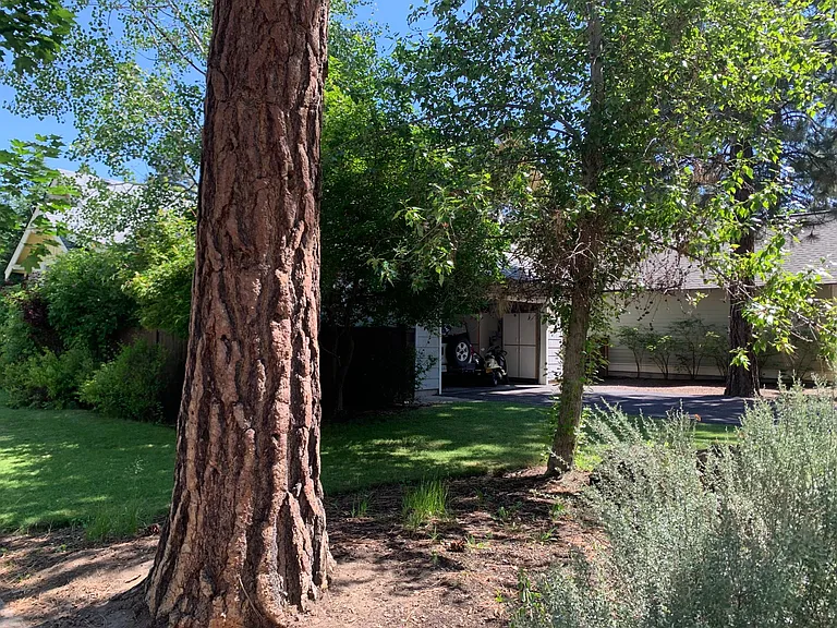 2637 NW Lemhi Pass Dr — Photo 18