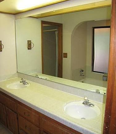 3rd image of 3681 Sunny Hills Ln