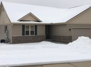 2626 Parkfield Dr, West Bend, WI 53090