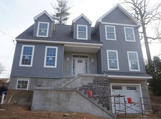 801 Woodland Dr, Havertown, PA 19083