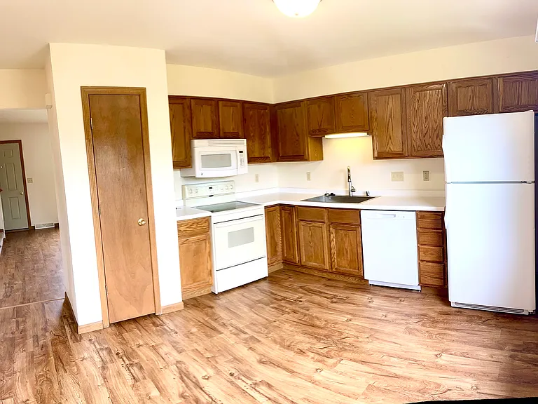 1211 Windwood Ln — Photo 5