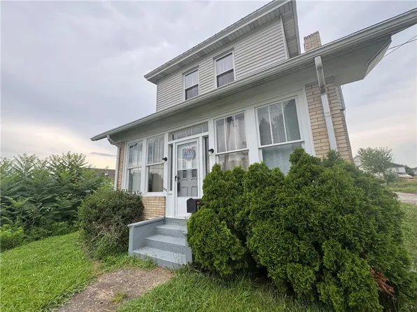 302 Crossland Ave S, Uniontown, PA 15401
