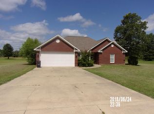 61 McKenzie Dr, Columbus, MS 39705